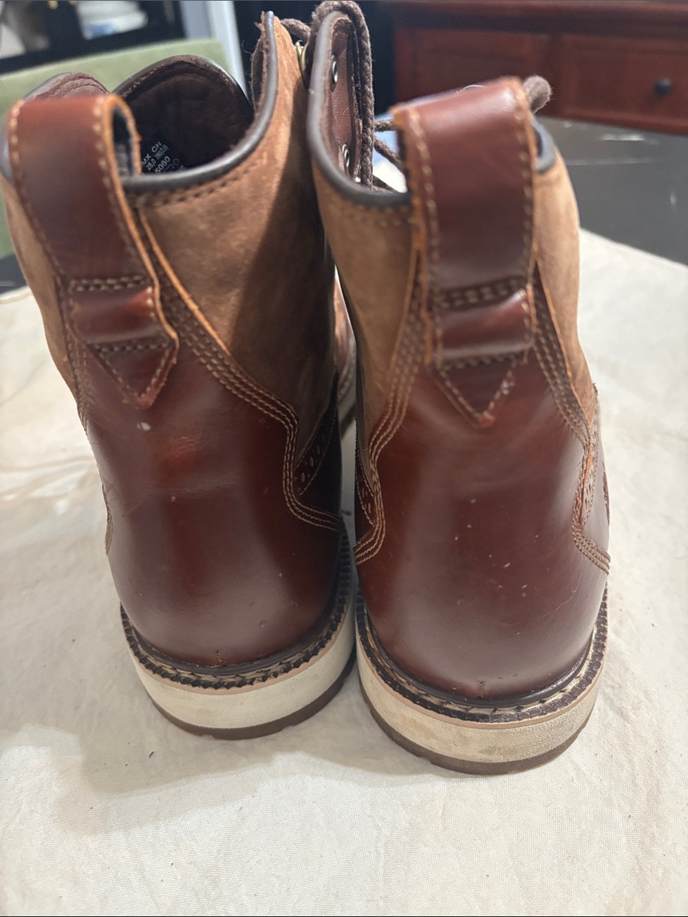 Timberland Two-Tone Brown Leather & Suede Men's Britton Hill Chuka boots - Picture 3 of 6